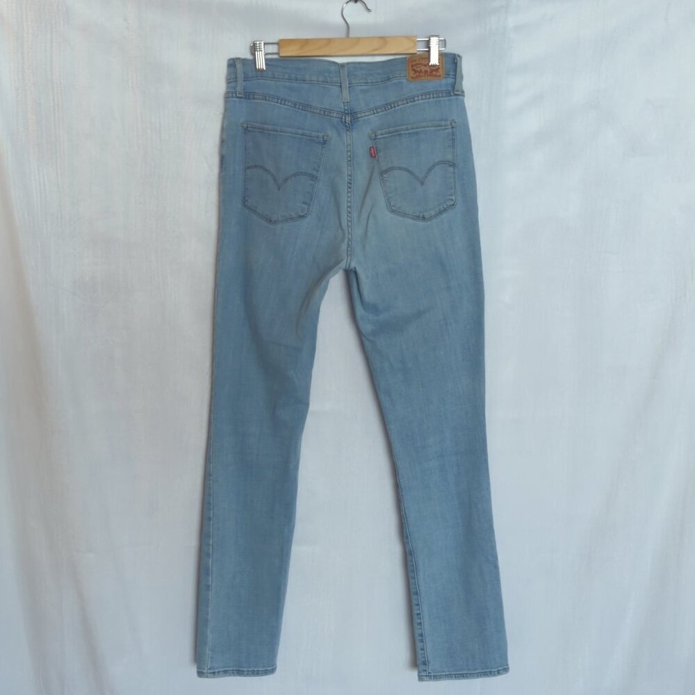 Levi's 724 High Rise Straight Jeans Size 31 - Medium Indigo - Picture 6 of 9